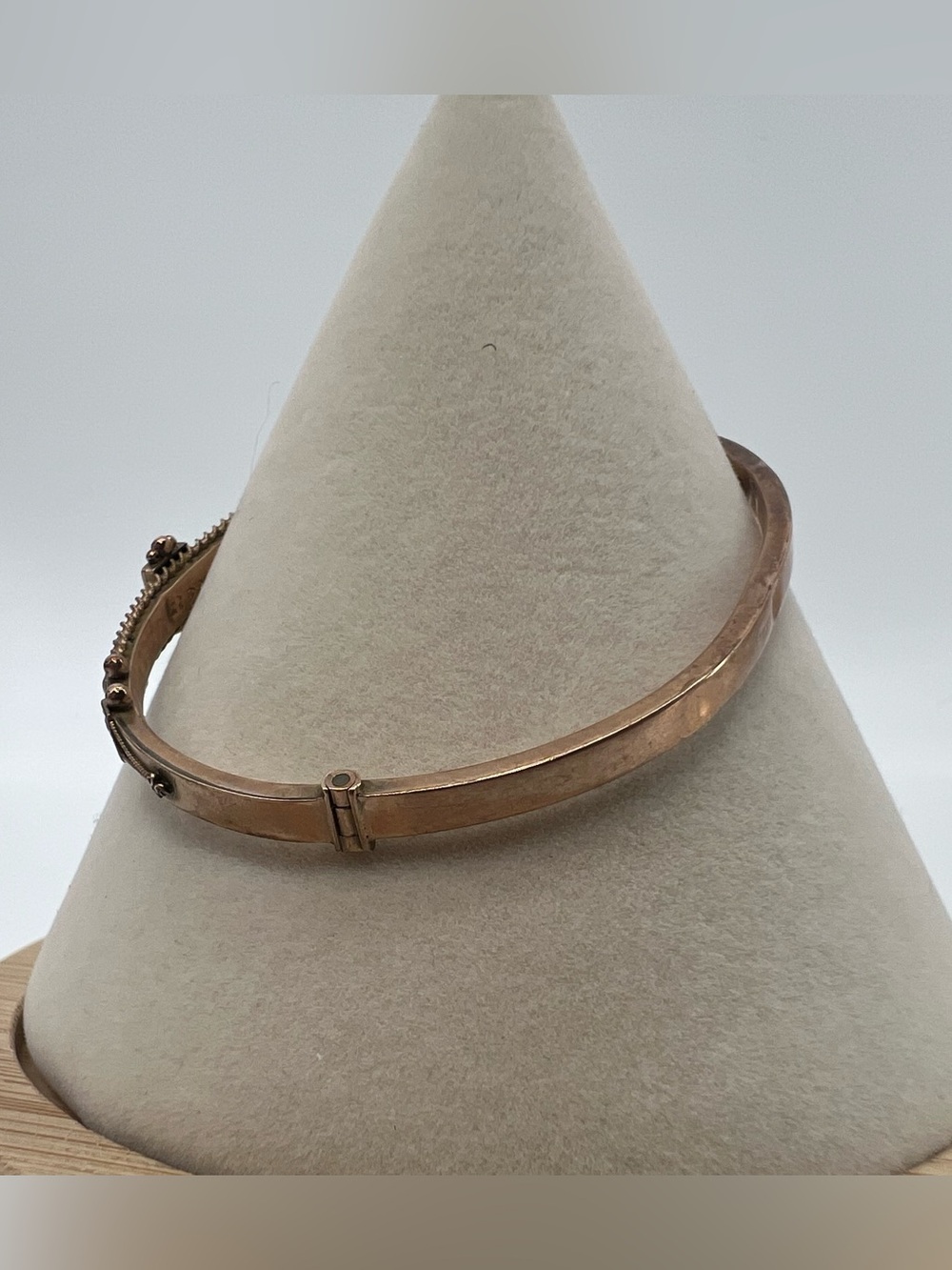 9K Gold Victorian Bangle Bracelet Blue White Stones 2.5” Stackable Dainty 5.19g - Picture 3 of 14
